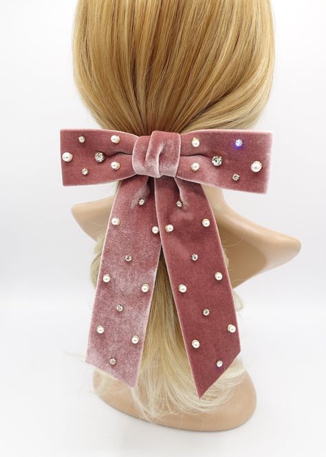 Pita Ideas, Boutique Bows Diy Tutorials, Pearl Hair Bow, Bow With Pearls, Velvet Hair Bow, Length Of Hair, Diy Hair Accessories Ribbon, Large Hair Bows, Bow Fashion