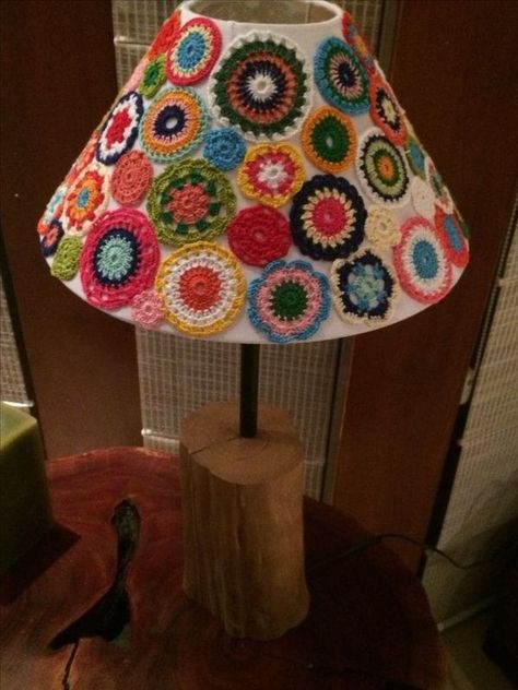 Fun Crochet Patterns, Crochet Lampshade, Finger Knitting Projects, Crochet Lamp, Crochet Wall Art, Decorative Lamp Shades, Hanging Lamp Shade, Crochet Coaster Pattern, Easy Crochet Projects