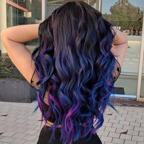 Purple And Blue Hair, Purple Ombre Hair, Blue Ombre Hair, Galaxy Hair, Hair Instagram, Dark Hair With Highlights, Dyed Hair Inspiration, Colored Curly Hair, Beautiful Hair Color