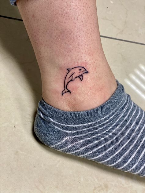 Small Dolphin Tattoo, Dolphin Tattoo Ideas, Dolphin Tattoo Meaning, Dolphin Tattoo, Dolphins Tattoo, Ankle Tattoo Designs, Tattoo Designs And Meanings, Aesthetic Tattoo, Best Tattoo Designs