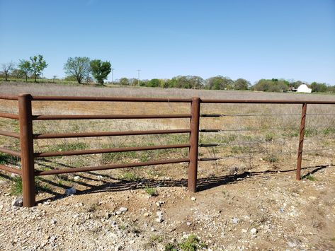 Pipe Fence Ideas, Cattle Panel Fence, Ranch Fence, Cattle Gate, Cattle Facility, Farm Gates, Pipe Fence, Livestock Fence, Panel Fence