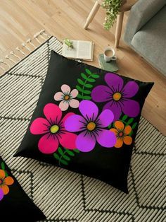 Cution covers design Felt Flower Pillow, Christmas Ribbon Crafts, Bed Sheet Painting Design, Hand Painted Pillows, Saree Painting Designs, Cushion Cover Pattern, Cushion Embroidery, Fabric Paint Designs, Painted Hats