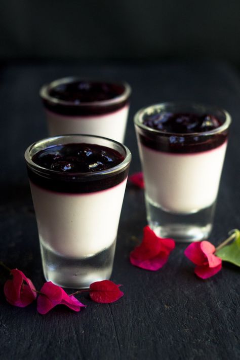 Blueberry Panna Cotta Recipe, Blueberry Panna Cotta, Blueberry Coulis, Coconut Panna Cotta, Low Carb Grocery List, Make Dessert, Mini Dessert Cups, Panna Cotta Recipe, Fruit Sauce