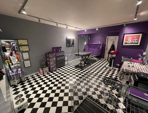 Lisa Hart’s salon for inspiration At Home Grooming Salon, Groomer Salon Ideas, Dog Grooming Salon Ideas Decor Business, Edgy Hair Salon, Dog Grooming Rooms At Home, Dog Grooming Shed Salon, Dog Grooming Room, Groomer Salon, Dog Grooming Salon Ideas