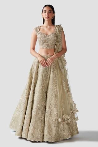 Shop for Swati Narula Gold Organza Arwa Embroidered Lehenga Set for Women Online at Aza Fashions Lengha Blouse Designs Ideas, Wedding Lehenga Blouse Designs, Lilac Lehenga, Blouse Organza, Lengha Blouse Designs, Lehenga Top, Lehenga And Blouse, Purple Lehenga, Indian Dresses For Women