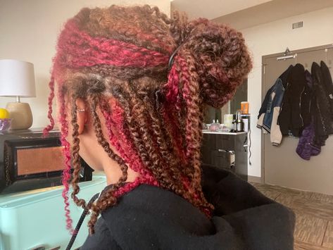 Brown Starter Locs, Brown And Pink Locs, Pink And Black Locs, Brown Hair With Pink Highlights, Brown Locs, Pink Locs, Dyed Locs, Loc Goddess, Future Hairstyles