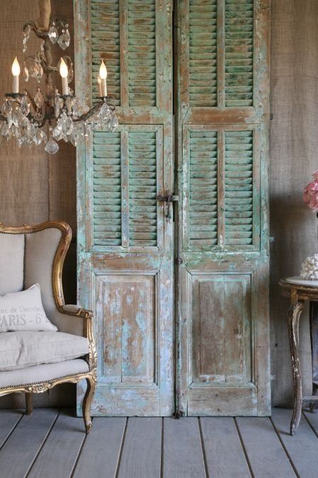 Salvaged Shutters - 15 ways to repurpose old shutters - Christina's Adventures Shutter Projects, Shutter Decor, Cool Lifestyle, Muebles Shabby Chic, Vintage Shutters, Diy Shutters, Old Shutters, Decor Studio, Vintage Lifestyle