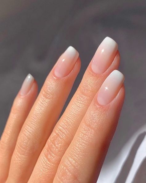 Short Wedding Nails: 40 Stunning And Creative Ideas For Bride ★ short wedding nails ombre Dip French Ombre Nails, Ombre On Natural Nails, Ombre French Manicure, Maquillage On Fleek, Milky Nails, Short Fake Nails, Casual Nails, Pink French, Wedding Nails Design