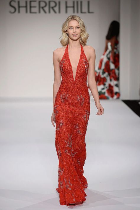 Hannah Edwinson, Sherri Hill Dresses Long, Sheri Hill, Ten Year Anniversary, High Fashion Trends, Sherri Hill Dresses, Fashion Runway, Prom Outfits, Dresses 2020