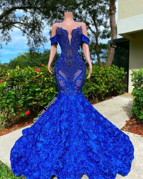 Royal Blue Prom Dress Long Sparkle, Blue Prom Dresses 2023, Prom 2k23, Senior 25, Blue Wedding Dress Royal, Blue Mermaid Prom Dress, Classy Prom, Prom Inspo, Sparkly Prom Dresses