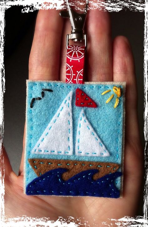 Felt Keyring, Felt Keychain, Felt Bookmark, Felt Crafts Diy, Felt Ornament, Felt Embroidery, Felt Patterns, Felt Decorations, Sail Boat