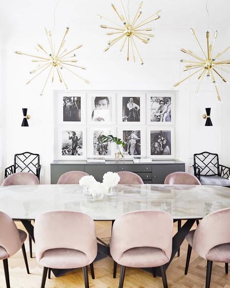 gorgeous blush pink chairs in a modern dining room Velvet Dining Room Chairs, Pink Dining Rooms, Pink Chairs, Decor Eclectic, Luxury Dining Room, Elegant Dining Room, Contemporary Dining Room, Decor Shabby Chic, Luxury Dining