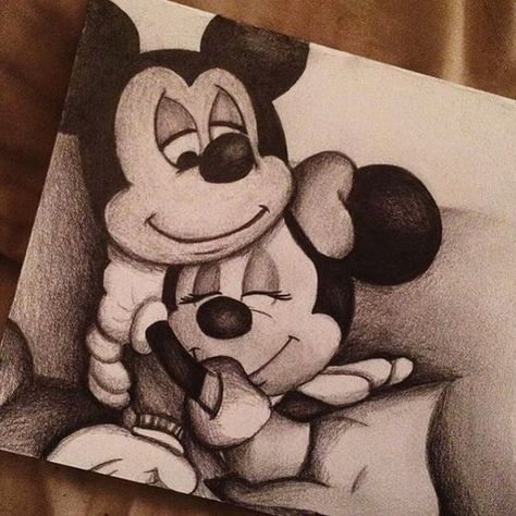 Disney Love Drawings, Chicano Love Art Drawings, Draw Mickey Mouse, Easy Steps To Draw, Steps To Draw, Minnie Mouse Drawing, Names Boy, Mickey Mouse Images, Minnie Mouse Images