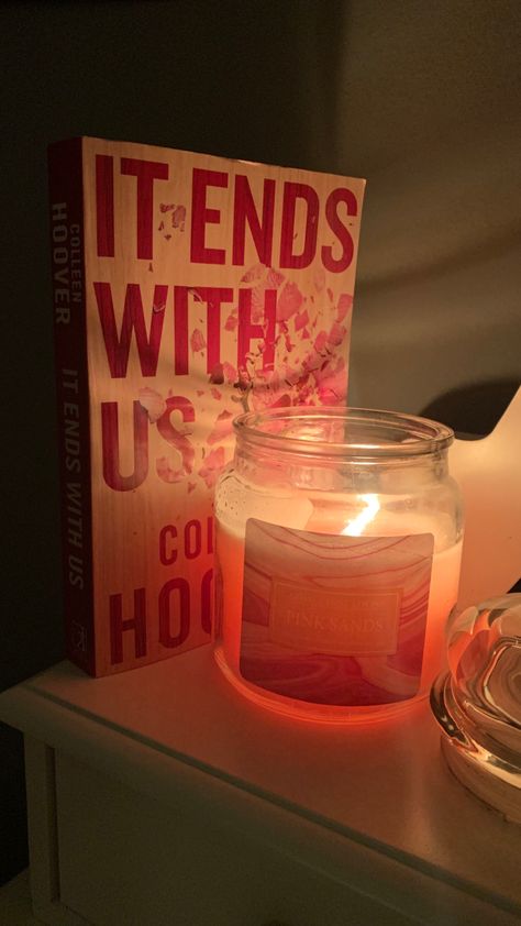 Aesthetic, bookworm, It ends with us, Collen Hoover, book about abuse, candles Ryle Kincaid, Lily Atlas, Candles Cozy, Atlas Corrigan, Smell Of Books, It Starts With Us, Into Books, Moving To Boston, Lily Bloom