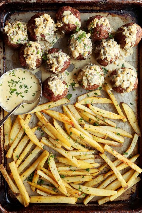 Creamy Peppercorn Sauce, Crispy Oven Fries, Peppercorn Sauce, Ground Sirloin, Dried Potatoes, Steak Frites, French Dishes, Sheet Pan Dinners, Fries In The Oven