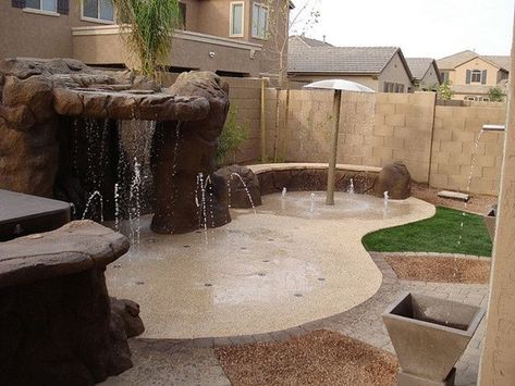 Backyard Splash Pad, Kid Friendly Backyard, Taman Air, Dream Yard, Backyard Porch, Large Backyard, Splash Pad, Backyard Inspiration, Dream Pools