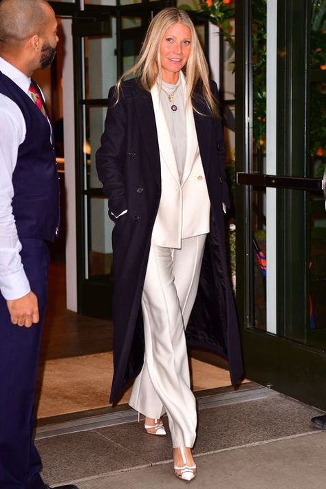 Gwyneth Paltrow The Politician Outfits, Gwenyth Paltrow Style, Gwyneth Paltrow Style, Ladies Trouser Suits, Headshot Ideas, Flamboyant Natural, Pepper Potts, Tom Ford Suit, Trouser Suit