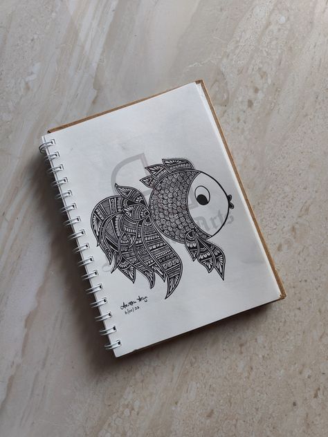 45. FISH MANDALA 🐟 Mandala Art Animals Easy, Mandala Fish Drawing, Mandala Art Animals, Fish Mandala, Spatula Painting, Mandala Ideas, Mini Mandala, Easy Mandala, Fish Drawing