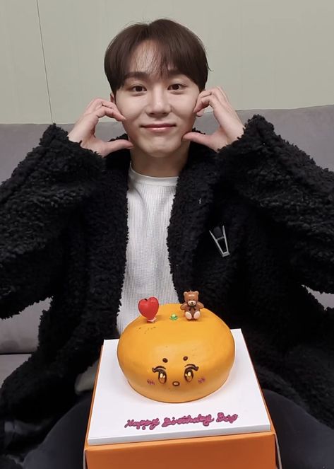 Seungkwan Birthday, Seventeen Seungkwan, Boo Seungkwan, V Live, Seventeen, Happy Birthday, Novelty Christmas, Birthday