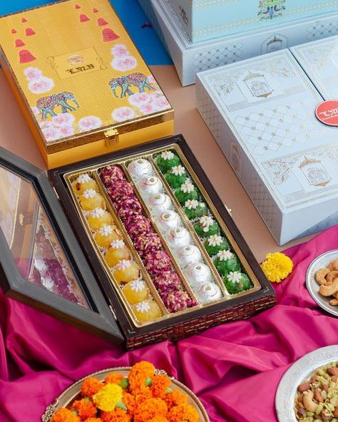 Indian Sweets Box, Diwali Mithai, Luxury Wedding Invitations Box, Mithai Boxes, Sweet Box Design, Gourmet Sweets, Diwali Lights, Bedroom Door Design, Indian Gifts