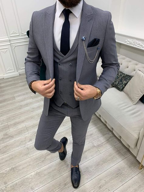 Grey Suit Combinations, Black And Grey Suit, Peak Lapel Suit, Grey Slim Fit Suit, Charcoal Gray Suit, Dark Gray Suit, Suit Combinations, Suit Man, Pants Gift