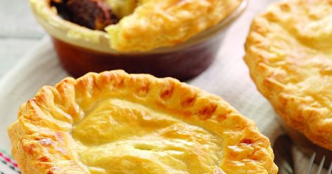 A total of 74,000 Brits searched for cottage pie on the web every month, making it the clear leader in the pie stakes Steak And Cheese Pie Recipe, New Zealand Meat Pie Recipe, Steak And Cheese Pie, Steak And Cheese, Cheese Pie Recipe, Vegetable Pot Pies, Meat Pie Recipe, Fish Pie, Cheese Pie