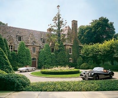 Ralph Lauren’s Bedford Home.  Of course it is - would we expect anything less? Ralph Lauren House, Luxurious Mansions, Bedford New York, Inspiring Homes, Ralph Lauren Looks, Designer Ralph Lauren, New York Homes, English Manor, Enchanted Home