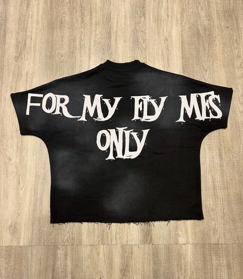 “Fly Mfs Only” Tee. -100% High Quality French Terry Cotton -Heavyweight Boxy Fit Tee (280 GSM) -S-XL True to size (Size up for oversized fit) -UNISEX -Opposing Acid Wash effect FIRST DROP WILL BE PRE-ORDERS Available 10/11/24🩶 SIGN UP FOR SMS LINK IN OUR BIO⭐️ #explorepage #clothingbrand #streetfashion #fashion #streetwear #ootdfashion #streetstyle #ootdinspiration #newarrivals #ootd #fashiontrends #styleinspiration One Drop, Fashion Streetwear, Acid Wash, Ootd Fashion, Workout Tee, French Terry, Clothing Brand, Sign Up, Ootd