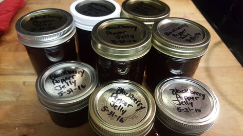 Blackberry Pepper Jelly Recipe, Blackberry Jelly Recipe, Canning Blackberries, Jalapeno Jam Recipe, Jalapeno Jelly Recipes, Jalapeno Pepper Jelly, Abducted By Aliens, Canned Jalapenos, Pepper Jelly Recipes