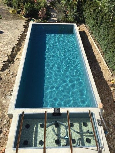 A Natural Swimming Pool in construction with a biofilm filter - Photo courtesy BioNova® Natural Pools Chemical Free Swimming Pool, Chlorine Free Pool, Swimming Ponds, Living Pool, Filter Photo, Swimming Pond, Natural Swimming Pools, Pool Garden, Natural Swimming Pool