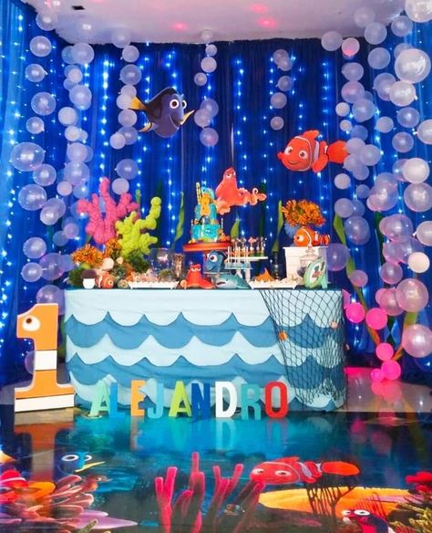 Finding Nemo Backdrop Ideas, Nemo Backdrop, Finding Nemo Birthday Party Ideas, Fish Themed Birthday Party, Nemo Party Decorations, Diy 1st Birthday Decorations, Nemo Baby Shower, Finding Dory Birthday Party, 1st Birthday Boy Themes