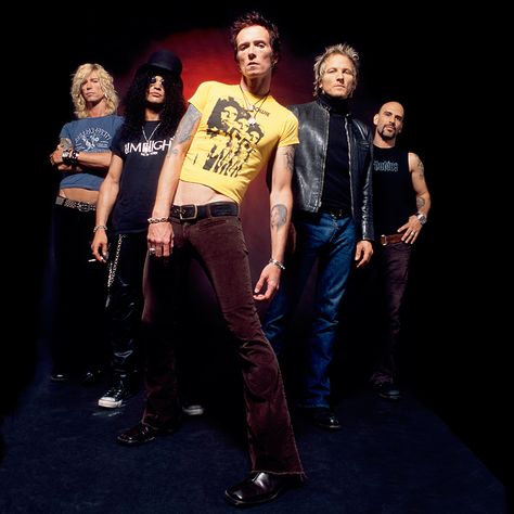 Velvet Revolver 80’s Men, Velvet Revolver, Scott Weiland, Hard Rock Music, Duff Mckagan, Stone Temple Pilots, Dad Fashion, Rock Legends, The Duff