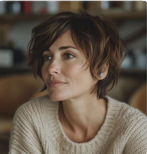 Haircut Videos, Pixie Bob Hairstyles, Mens Haircut, Messy Short Hair, Men's Haircut, Pixie Bob, Short Hair Haircuts, Side Part, Short Hair With Layers