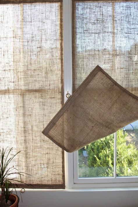 Burlap Curtains Diy, Shingled House, Burlap Window Treatments, Creative Window Treatments, Unique Window Treatments, Hantverk Diy, Diy Window Treatments, Burlap Curtains, Diy Burlap