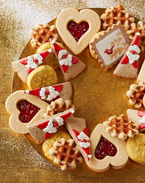 11 Scandinavian Christmas Cookie Recipes Scandinavian Cookies, Swedish Cookies, Shape Cookies, Traditional Cookies, Cookies Design, Scandinavian Folklore, Swedish Food, Norwegian Christmas, Waffle Cookies