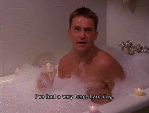 44 ways you are Chandler Bing: THIS IS PERFECT OH MY GOSH Fina Ord, Friends Moments, I Love Cinema, Chandler Bing, Hard Days, Tv Quotes, Friends Tv Show, Friends Tv, Best Tv Shows