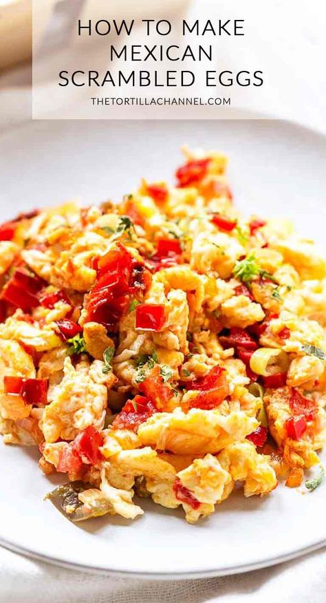 The best Mexican scrambled eggs or huevos a la Mexicana is great for breakfast or lunch. It is low carb so it fits a keto diet. Visit thetortillachannel.com for the full recipe. #thetortillachannel #Mexicanscrambledeggs #huevosalamexicana #eggrecipe #breakfast #lunch Mexican Scrambled Eggs Recipe, Mexican Scrambled Eggs, Easy Egg Breakfast, Mexican Eggs, Mexican Breakfast Recipes, Taco Soup Crock Pot, Scrambled Eggs Recipe, Soup Crock Pot, Baked Pizza