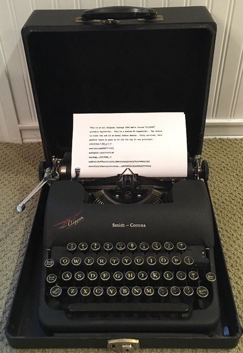 Vintage 1946 Smith Corona Clipper 4C Series Black Portable Typewriter & Case USA | eBay Mesin Tik, Author Dreams, Typewriter For Sale, Retro Typewriter, Retro Gadgets, Portable Typewriter, Series Black, Vintage Typewriters, Yandere Simulator