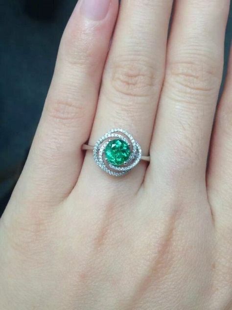 Round Stone Ring Designs, Tiffany Emerald Ring, Stone Ring Design Gold, Emerald Ring Designs, Emerald Ring Design, Emerald Stone Rings, Gold Ring Engagement, Inexpensive Jewelry, Emerald Ring Vintage