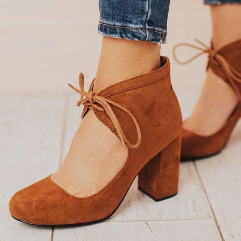 Wood Platform Sandals, Cutout Heels, Slip On Dress Shoes, Closed Toe Shoes, Lace Cutout, Brown Heels, Lace Up Heels, Estilo Retro, Leather Pumps