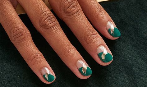 Green Manicure, Bird Nail Art, Classic Nail Designs, Negative Space Nail Art, Beachy Nails, Space Nails, Broken Nails, Simple Gel Nails, Glamour Uk