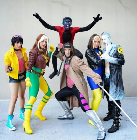 X-Men cosplayers! Awesome! ❤️💬 X Men Group Costumes, Xmen Family Costumes, Xmen Costumes, X Men Cosplay, Storm Costume, X Men Costumes, Holloween Costumes, Xmen Cosplay, Group Cosplay