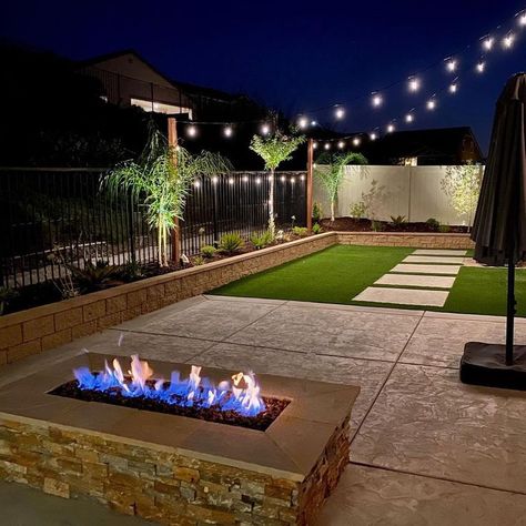 Rectangle Backyard Ideas, Bloxburg Outside, Bloxburg Front Yard, Arizona Backyard Landscaping, Hardscape Backyard, Turf Backyard, Desert Backyard, Outdoor Patio Ideas Backyards, Arizona Backyard