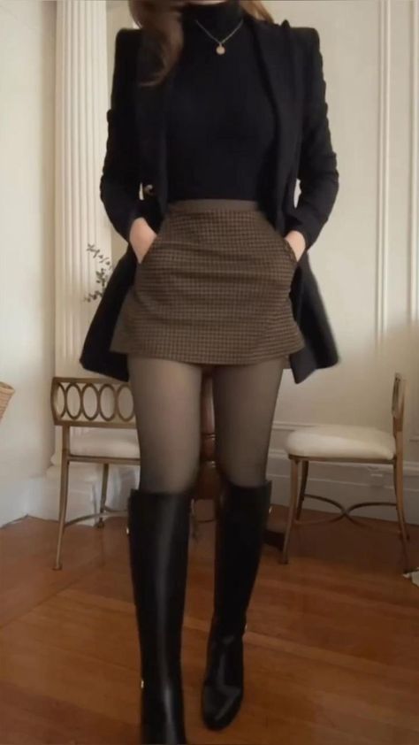 Corporate Outfits Skirt, Academic Aesthetic Outfit, Bronze Outfit, Stealth Wealth Style, Ținute Business Casual, Classy Looks, Vestiti Edgy, Basic Fashion, 여름 스타일