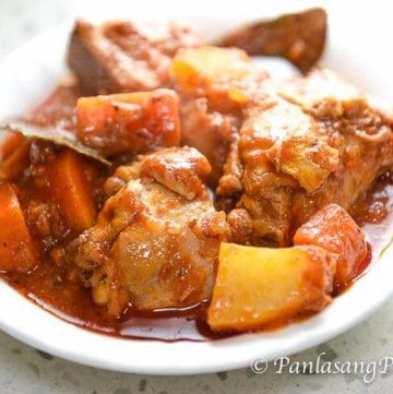 Basic Chicken Afritada Recipe - Panlasang Pinoy Pork Afritada Recipe, Guamanian Food, Chicken Afritada Recipe, Chicken Afritada, Panlasang Pinoy Recipe, Pinoy Recipe, Pinoy Foods, Filipino Dish, Enchilada Casserole Recipes