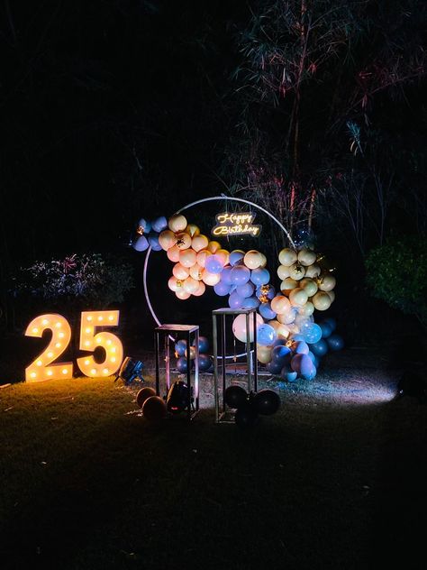 Lawn Birthday Decorations At Night, Open Area Birthday Decoration, Outdoor Birthday Decorations, Balloon Decoration At Home, 25th Anniversary Decorations, Anniversary Gift Ideas For Him Boyfriend, 25th Wedding Anniversary Party, Surprise Birthday Decorations, Anniversary Plans