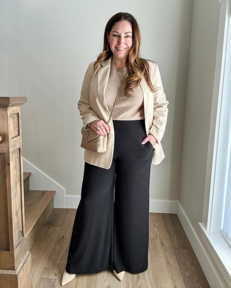 Winter 2024 Workwear Capsule - The Recruiter Mom Women Business Professional, Winter Professional Outfits, Mom Outfits Winter, Recruiter Mom, Wide Leg Outfit, Winter Workwear, Express Sweater Dress, Workwear Capsule, Fashion Work Outfit