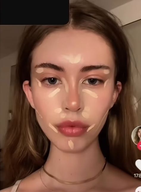 concealer placement !! Highlight Placement Makeup, No Foundation Or Concealer Makeup Looks, Where Should I Put Concealer, Round Face Concealer, Easy Concealer Makeup, Foundation Concealer Steps, How To Place Concealer, Makeup That Suits Your Face, Foundation Placement Makeup