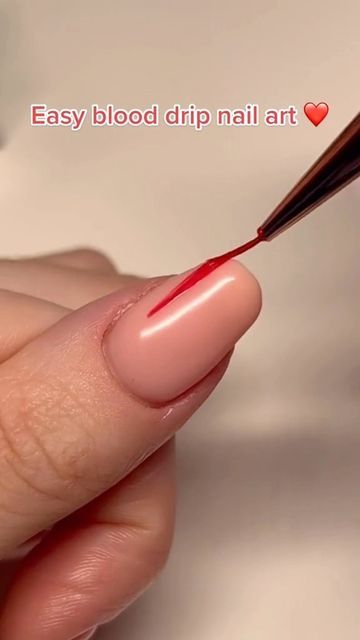 Nail Designs Easy Halloween, Diy Halloween Gel Nails, Step By Step Halloween Nails, Drip Design On Nails, Blood Drip Nails Tutorial, Blood Tip Nails, Blood Splatter Nails Tutorial, Halloween Nails Diy Easy, Halloween Nails At Home