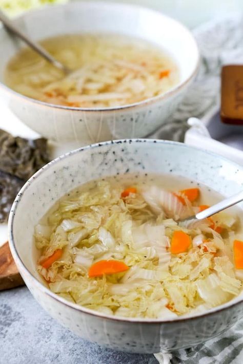 This 3-ingredient healthy weight-loss Cabbage Soup With Kombu Dashi is flavor packed and ready in 25 mins. Great for when you need a little detox! #fatburning #simple #detox #weightloss #healthyrecipe #cabbagesoup #vegan #vegetarian | pickledplum.com Chinese Cabbage Soup Recipe, Detox Cabbage Soup, Kombu Dashi, Japanese Cabbage, Healthy Cabbage Soup, Soup Recipe Vegan, Easy Cabbage Soup, Cabbage Benefits, Cabbage Soup Recipe